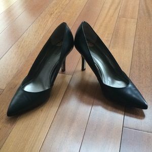 Black Tahari Pointy Toe Heels